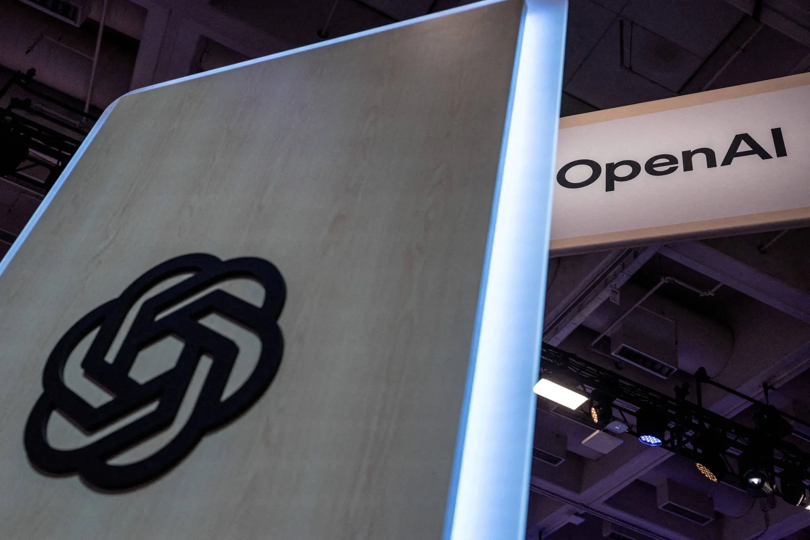 OpenAI relata ações autônomas de agentes em sites de órgãos dos EUA