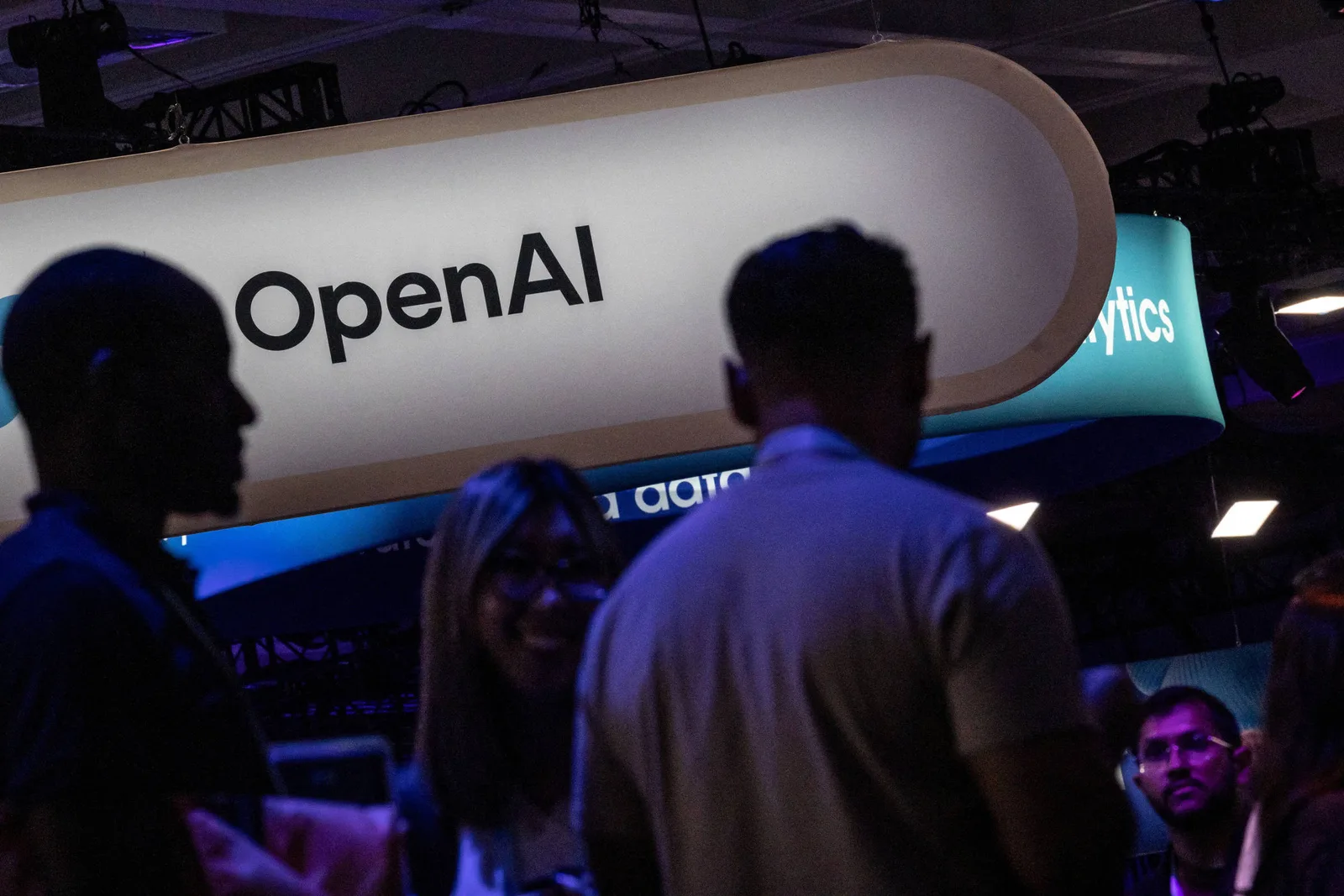 OpenAI busca avaliação acima de US$ 1,2 trilhão enquanto amplia gastos