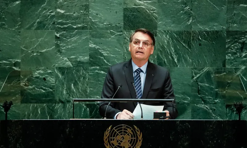TSE rejeita ações contra Bolsonaro por falas em eventos diplomáticos