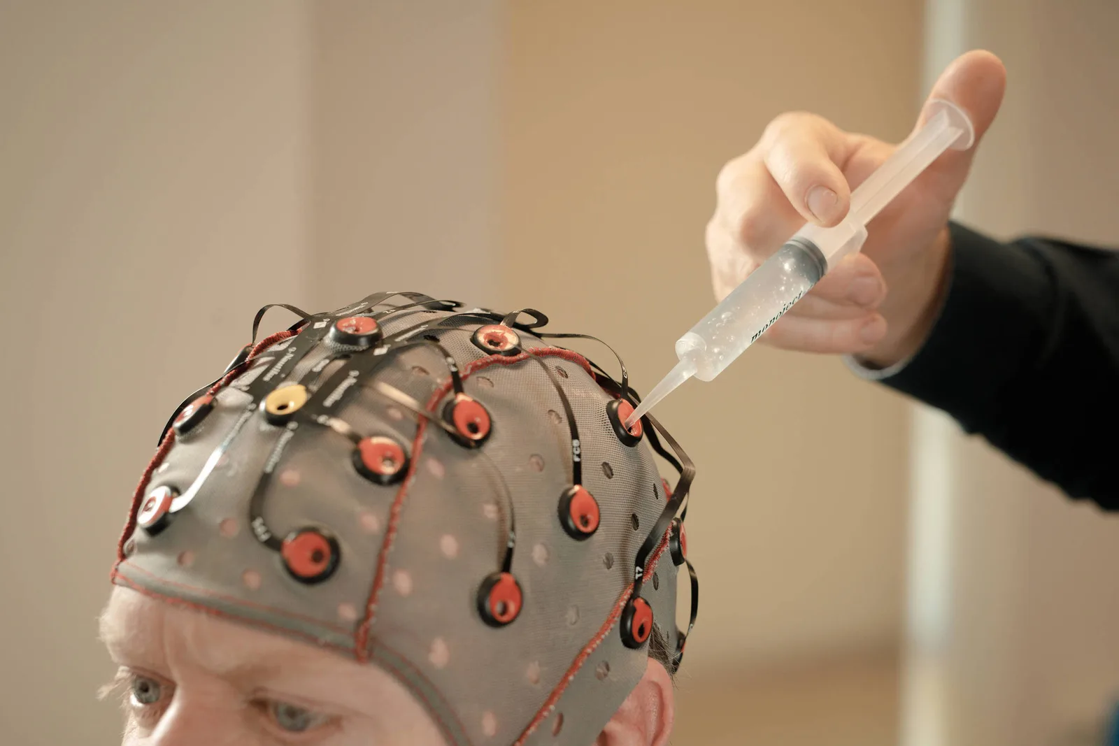 ONU propõe proteção internacional para dados cerebrais diante do avanço da neurotecnologia