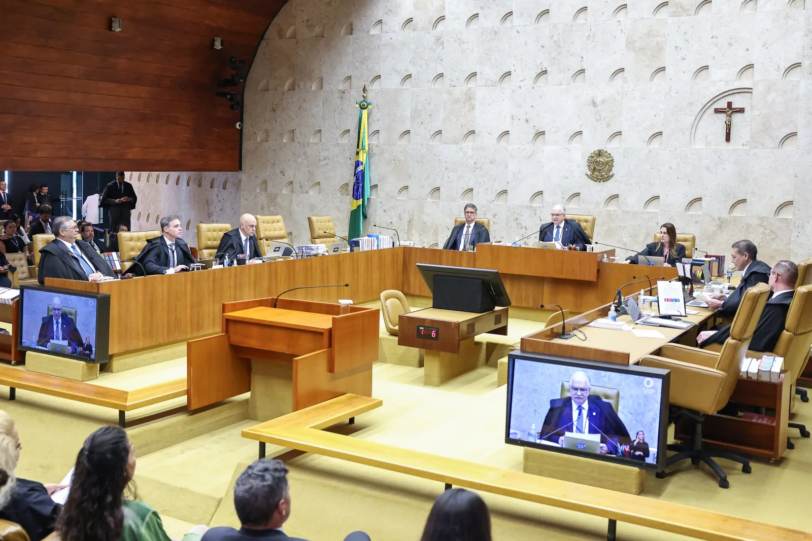 Especialistas defendem que STF resolva questões processuais antes de sessão