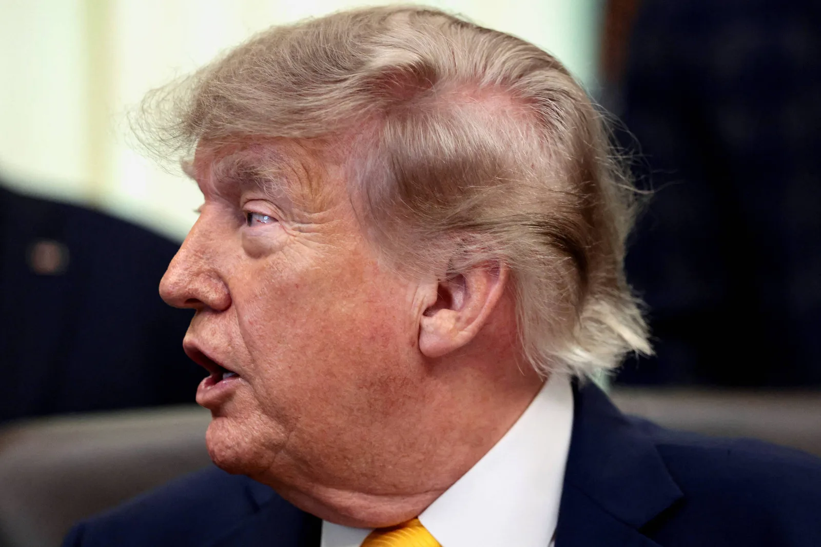 Trump reabre canal diplomático com viagens de enviados à Rússia e à Ucrânia