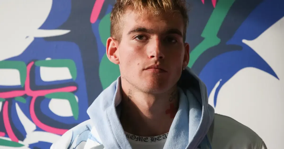 Morte de Presley Gerber é investigada após suspeita de overdose